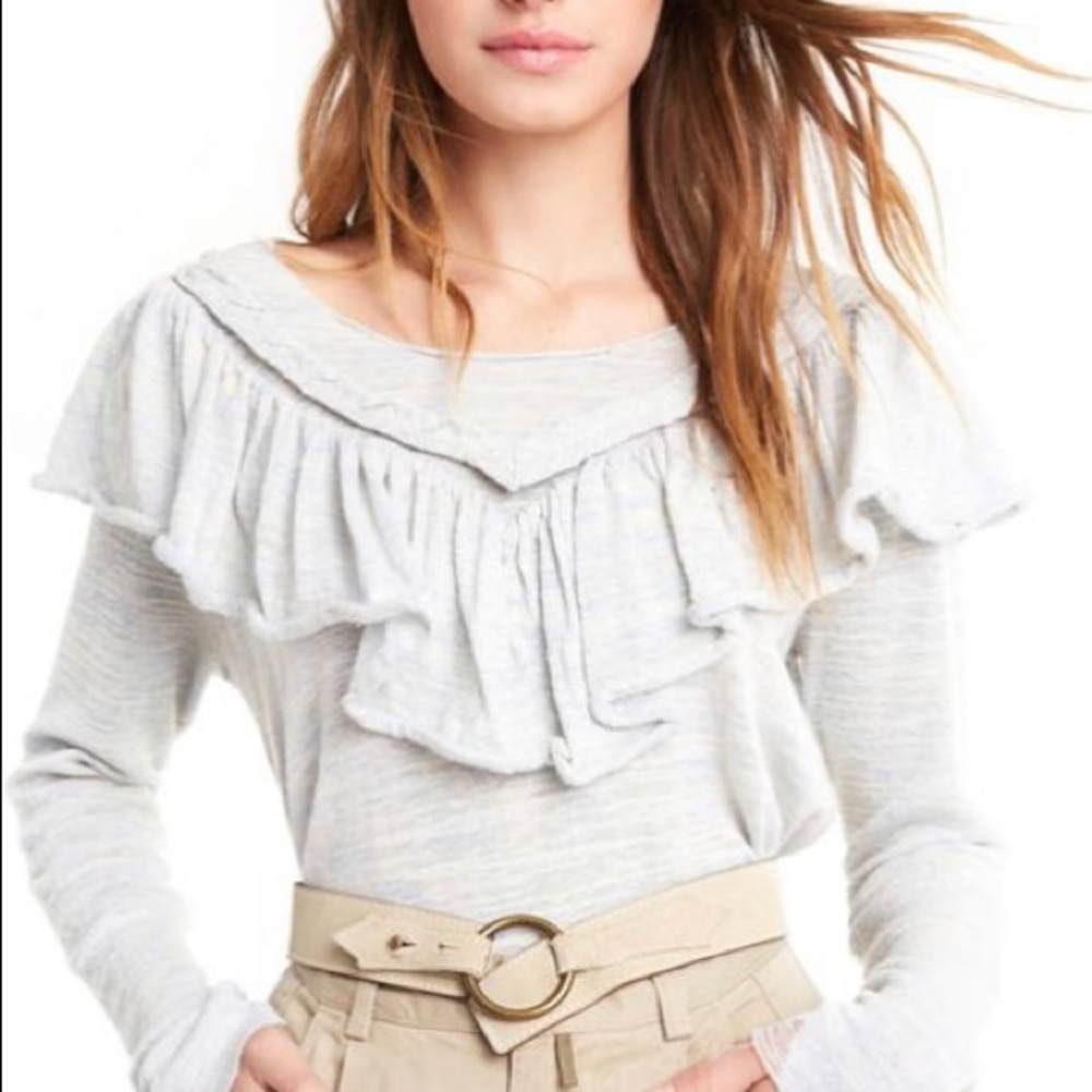 NWOT WILDFOX Laos Ruffle Sweater‎ top!